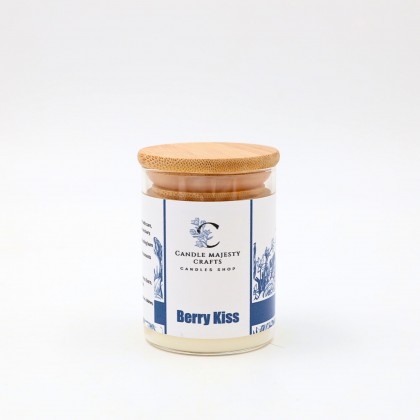 BERRY KISS (فراولة) شمعة برائحة صناعة يدوية