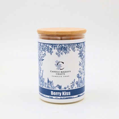 BERRY KISS(فراولة) شمعة برائحة صناعة يدوية