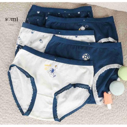 طقم داخلي 5 قطع للنساء لون كحلي وأبيض من Sami Boutique