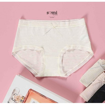 طقم داخلي 4 قطع للنساء بألوان مختلفة من Sami Boutique