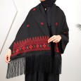 شال لون أسود كتف قماش بنما تطريز أحمر درجتين مع نثرات