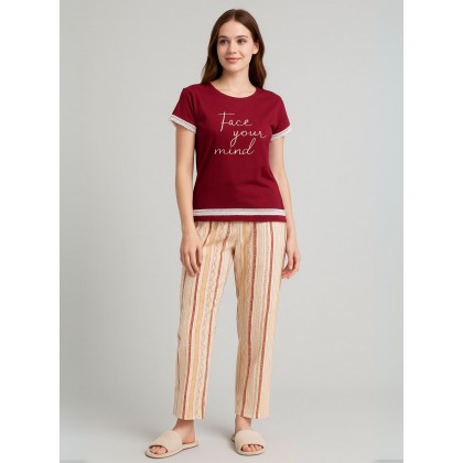 بيجامة للنساء لون خمري وبيج