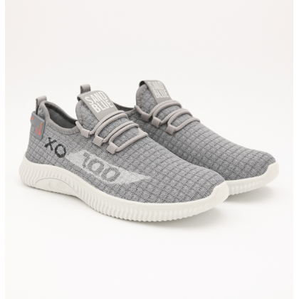 حذاء رياضي للرجال لون رمادي ونعل أبيض