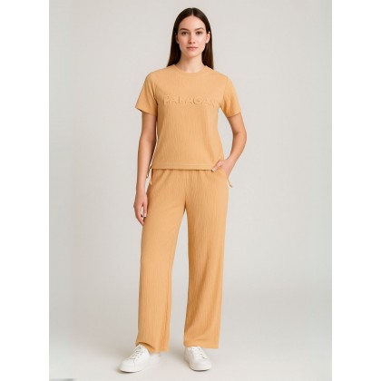 بيجامة للنساء لون بيج