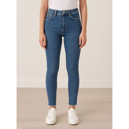 بنطال جينز للنساء لون أزرق غامق