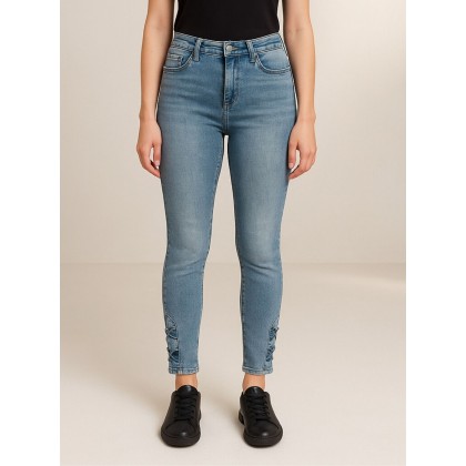 بنطال جينز للنساء لون أزرق فاتح