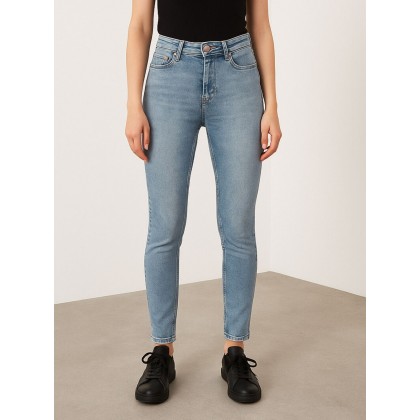 بنطال جينز للنساء لون أزرق فاتح