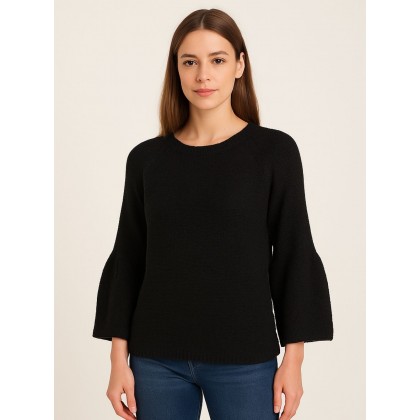 بلوزة شتوية للنساء لون أسود