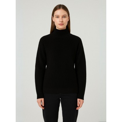 بلوزة صوف للنساء لون أسود