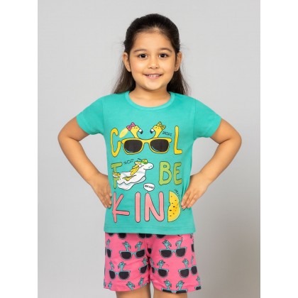 طقم أطفال قطعتين شورت + تيشيريت