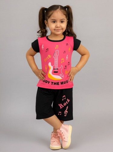 طقم أطفال قطعتين شورت + تيشيريت