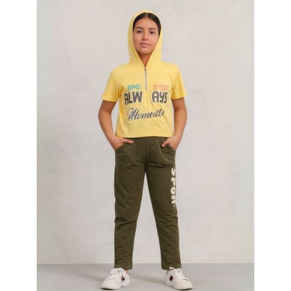 بجامة بناتي بأكمام قصيرة (قطعتين) لون أصفر وزيتي