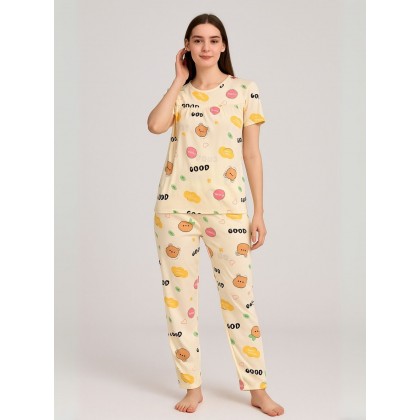 بيجامة ستاتية لون بيج اشكال ملون بنطلون وبلوزة نص كم One Size