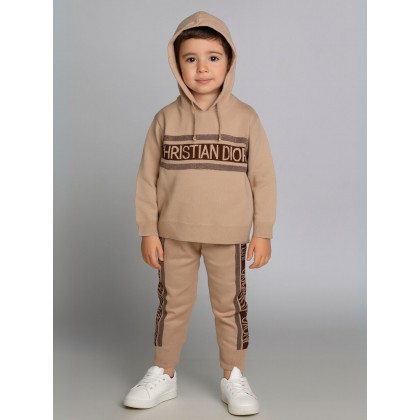 بيجامة ولادية لون بيج