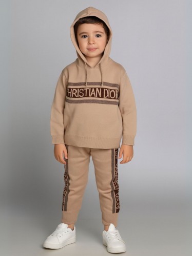 بيجامة ولادية لون بيج