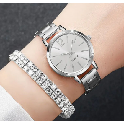 ساعة كوارتز فخمة للصبايا مع اسوارة مرصعة بالسترس اللامع - لون سيلفر