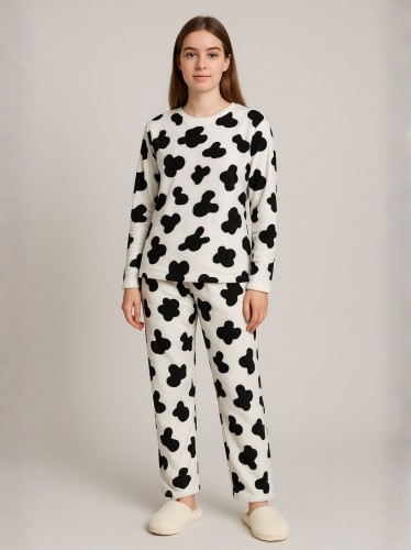 بيجامة فرو للصبايا لون ابيض برسومات أسود