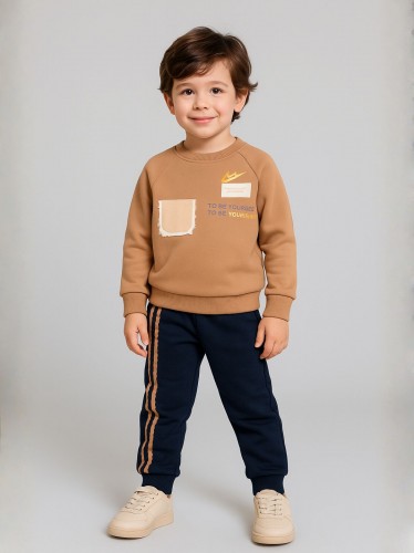 طقم بيجامة قطعتين للأطفال لون بيج وكحلي