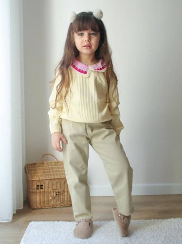 طقم بناتي بلوزة وبنطلون لون زيتي