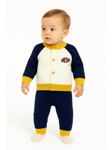 طقم صوف ولادي لون أصفر وكحلي