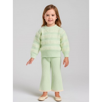 طقم صوف للأطفال لون أخضر