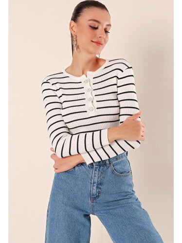 بلوزة ستاتي شتوي لون أبيض مخطط شتوي Bigdart