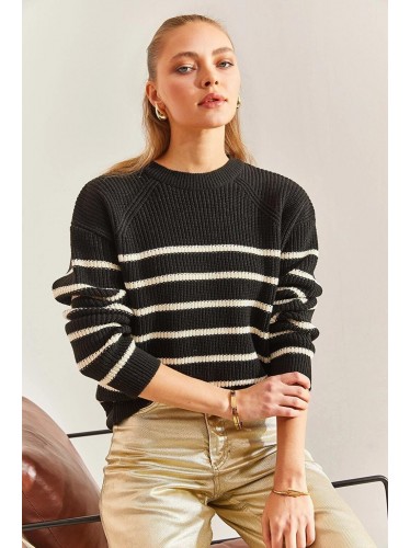 بلوزة ستاتي شتوي لون أسود مخطط أبيض SHADE