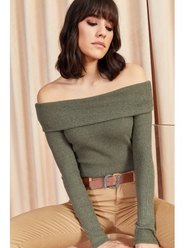 بلوزة ستاتي شتوي قبه وسيعة لون أخضر زيتي Olalook