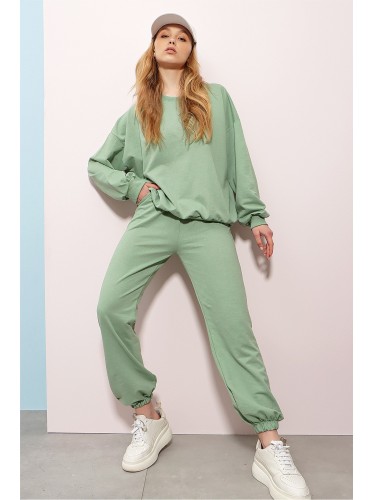 ترينج ستاتي خريفي لون أخضر فستقي Trend Alaçatı Stili