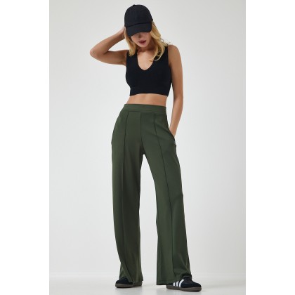 بنطلون باللون الزيتي