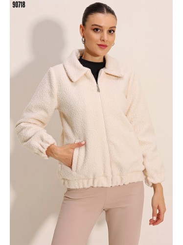 جاكيت فرو شتوي تقيل باللون البيج