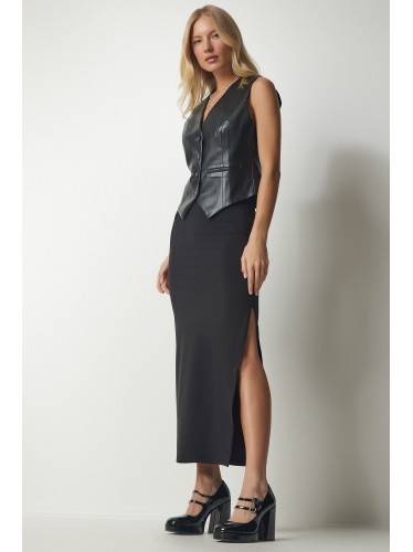 تنورة باللون الاسود طويلة