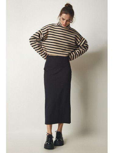 تنورة باللون الاسود طويلة