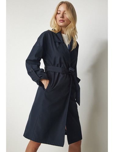 ترانشكوت طويل باللون الكحلي