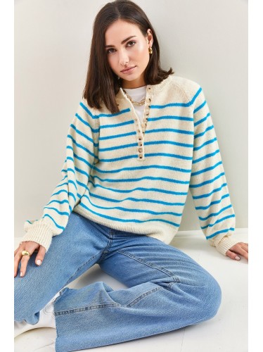 بلوزة شتوية مخططة باللون الازرق والبيج One Size