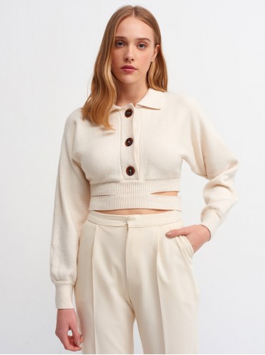 جاكيت شتوية قصير باللون الايفوري مع ازرار One Size