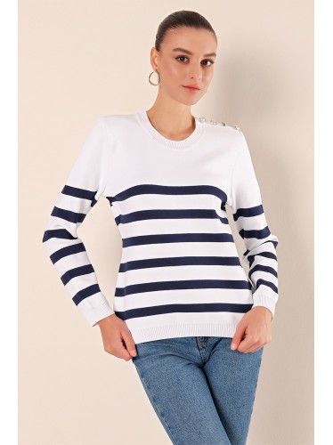 بلوزة باللون الابيض ومخططة باللون الكحلي One Size