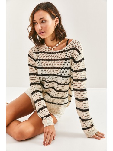 بلوزة مخرمة باللون البيج والاسود One Size