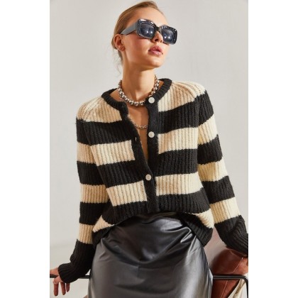 جرزة باللون الايفوري والاسود One Size