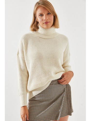 بلوزة طويلة مع قبة هاينيك باللون الايفوري One Size