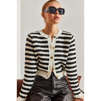 جرزة مقلمة باللون الابيض والاسود مع ازرار لون عسلي One Size