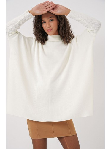 بلوزة شتوية سادة باللون البيج One Size