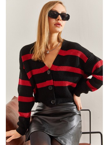 جرزة مقلمة باللون الاسود واالاحمر ازرار سوداء