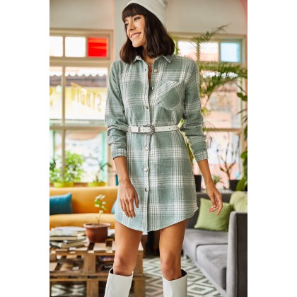 قميص كروهات باللون الفستقي والابيض