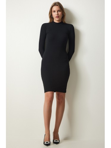 فستان شتوية طويل باللون الاسود قطعه وحدة