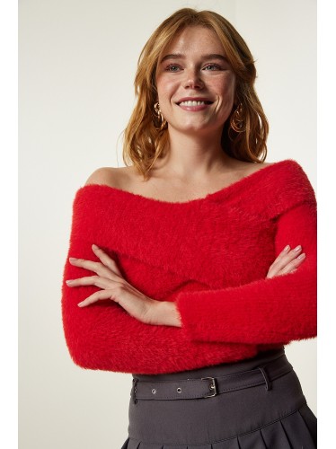 بلوزة شتوية باللون الاحمر