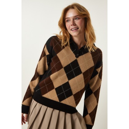 بلوزة باللون الاسود والبني والبيج