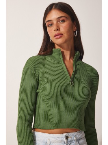بلوزة شتوية باللون الاخضر الفاتح