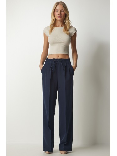 بنطلون باللون الكحلي