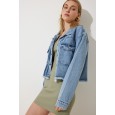 جاكيت جينز نسائي أزرق متوسط بدون درزات مع جيوب واسعة – Happiness İstanbul